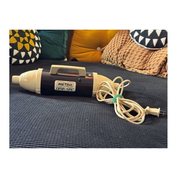 Metro Data-Vac MDV-1 Computer Tech DataVac Vacuum with Accessories, Circa 1980 - Picture 6 of 14